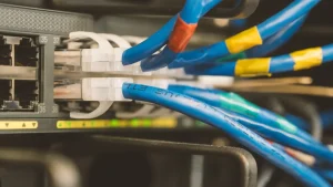 RJ45 和 RJ11 连接器的主要区别