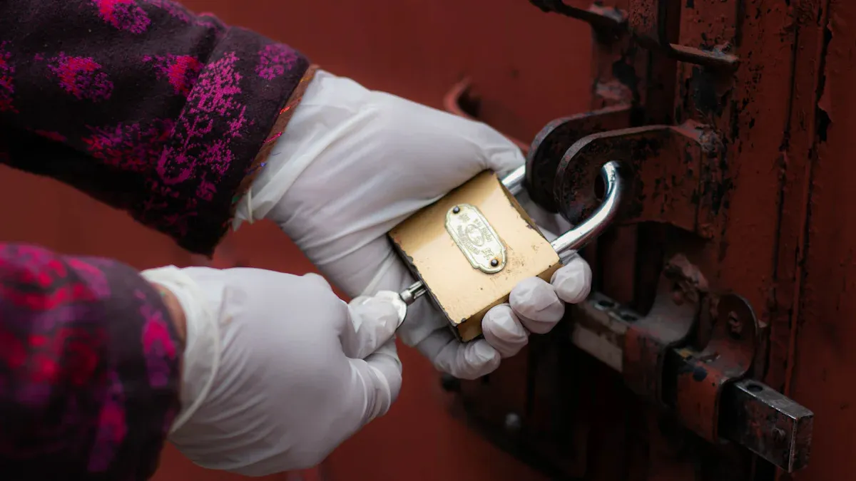 Alat dan Layanan untuk Membuka Kunci Chip IC