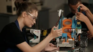 Offer a Sgiliau sydd eu Hangen ar gyfer Peirianneg Gwrthdro