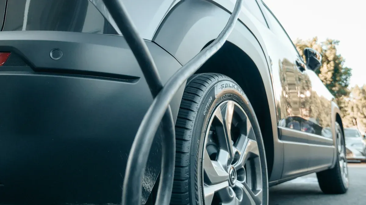 BEV проти PHEV проти HEV