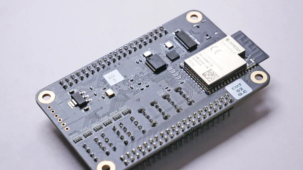 perbedaan antara FPGA dan mikrokontroler
