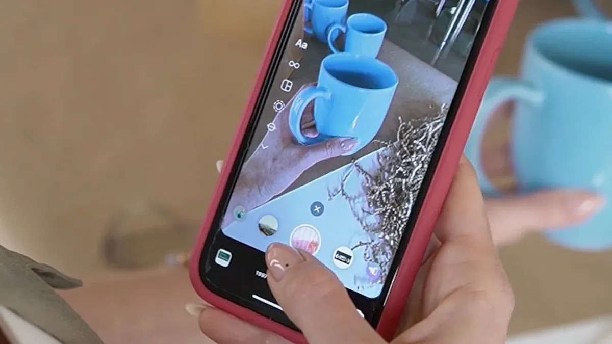 Короткоформатне відео та пряма трансляція