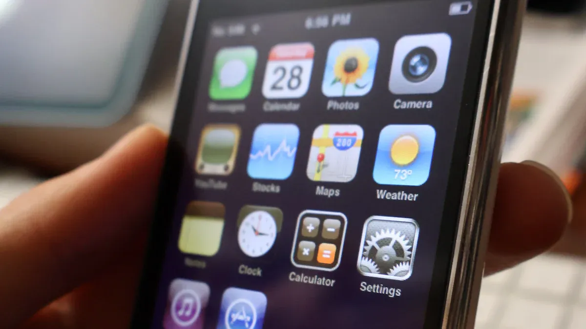 Yekutanga Smartphone Dhizaini