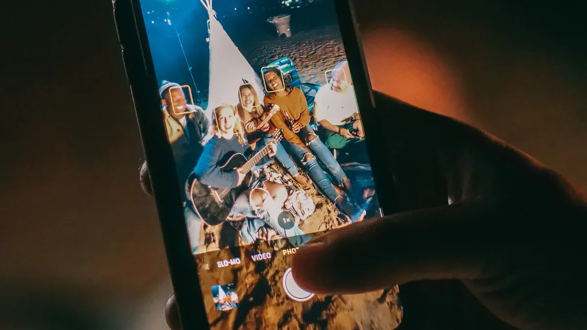 Spazio limitato sullo schermo nel design degli smartphone